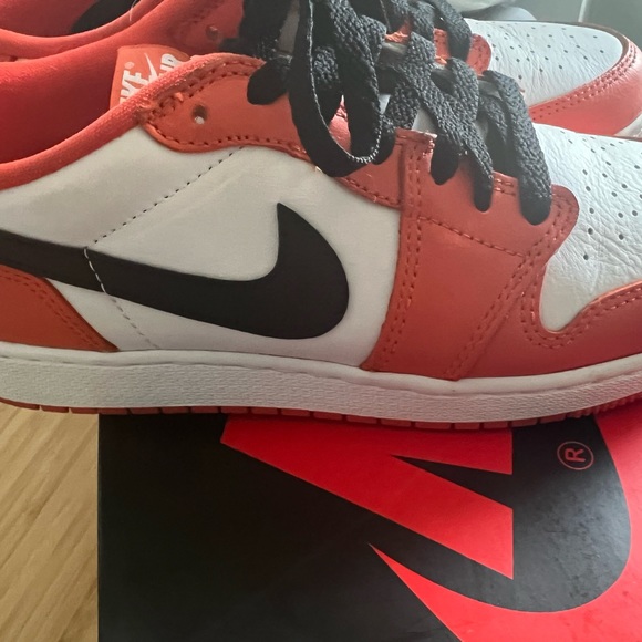 Womens Air Jordan 1 Low OG Starfish size 6Y Orange Athletic Sneaker Nike - Picture 4 of 8